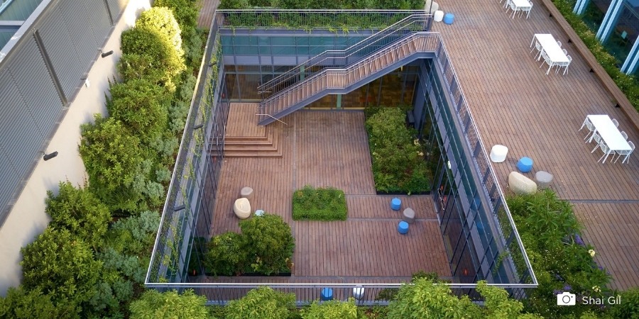 5 advantages of bamboo decking for commercial centers and shops