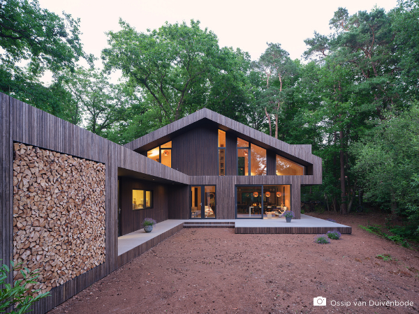 Speehuis in the Netherlands vertical timber cladding 